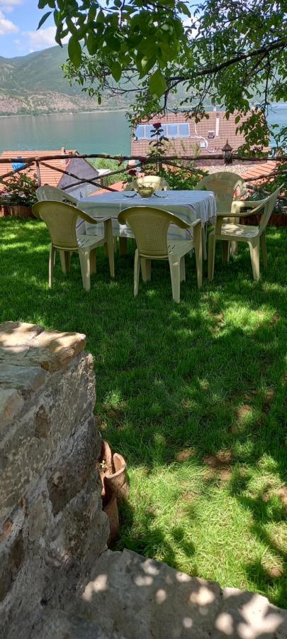 Roleo Guest House Lini Exterior foto