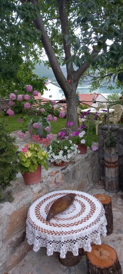 Roleo Guest House Lini Exterior foto