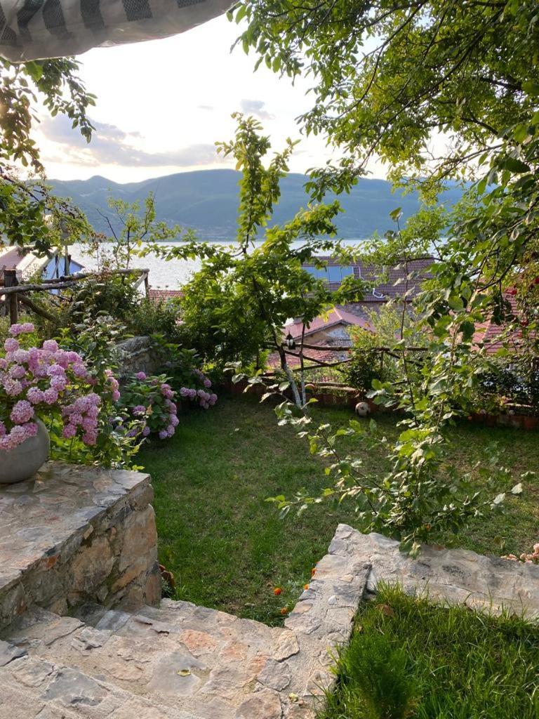 Roleo Guest House Lini Exterior foto