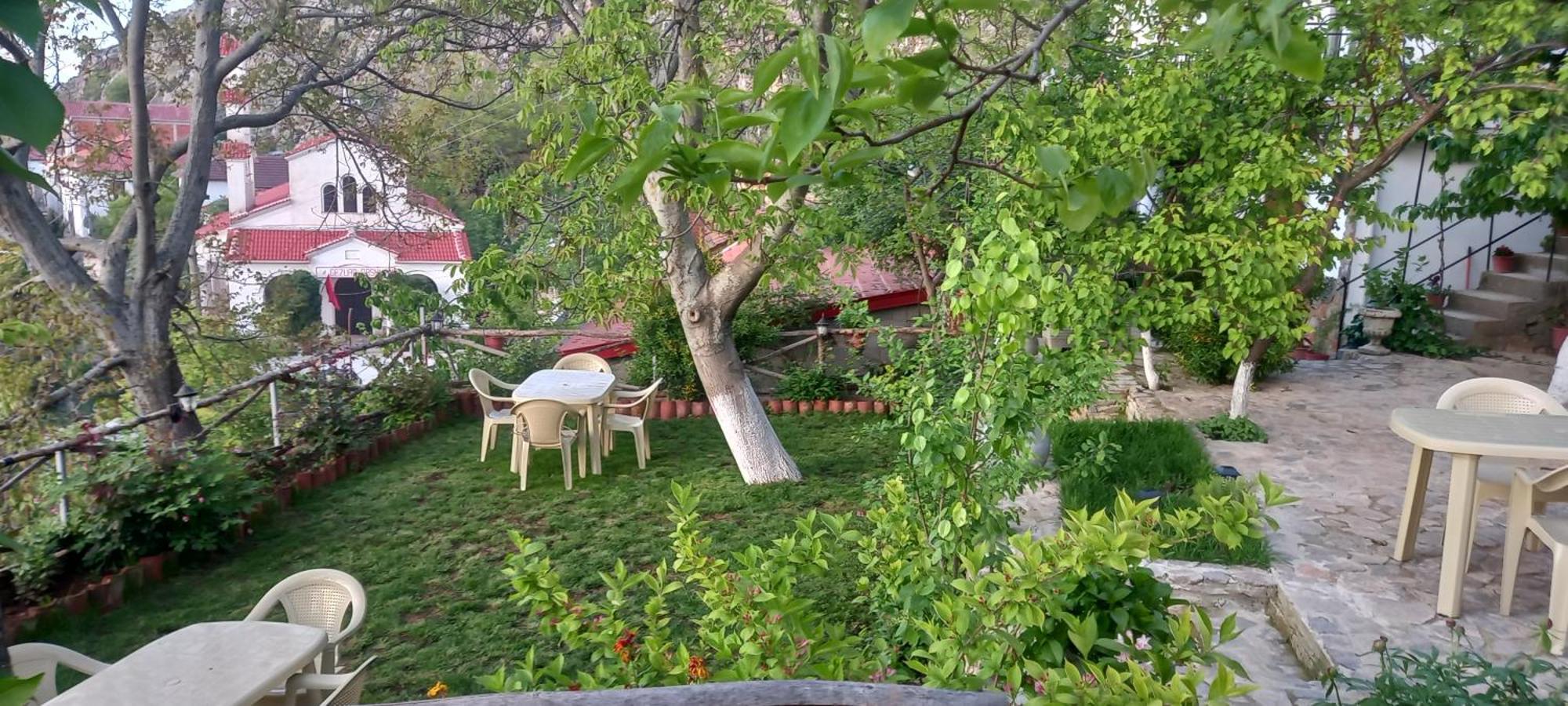 Roleo Guest House Lini Exterior foto